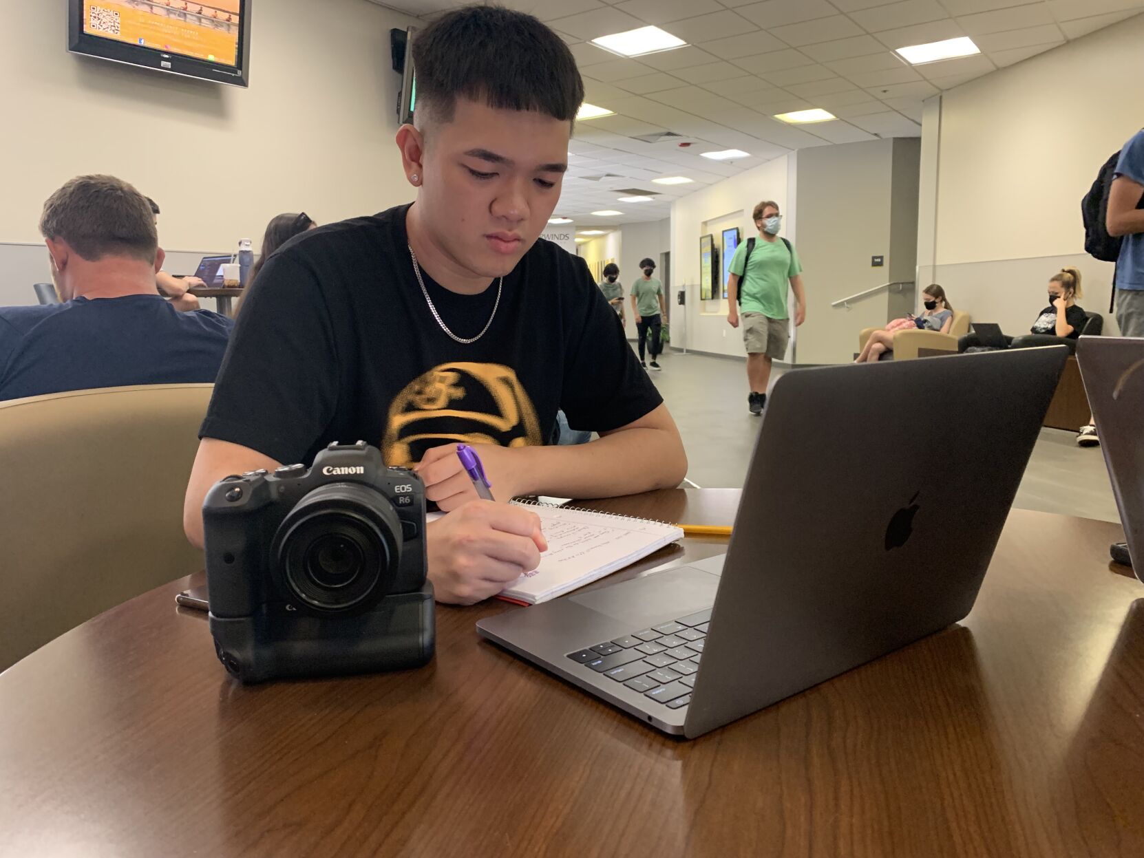First-generation students with different stories are in search of same solutions